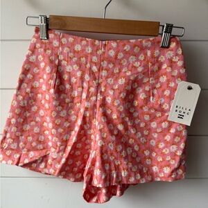 Billabong NWT Women's Pink Floral Shorts size small